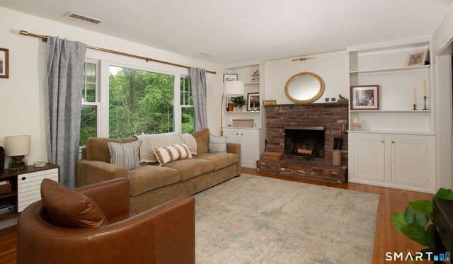 128 Knollwood Drive, Ridgefield, CT 06877
