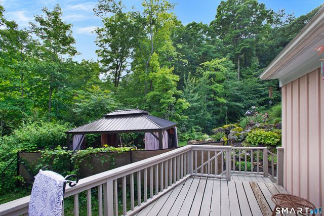 128 Knollwood Drive, Ridgefield, CT 06877