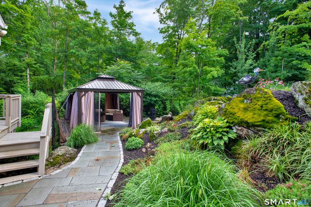 128 Knollwood Drive, Ridgefield, CT 06877