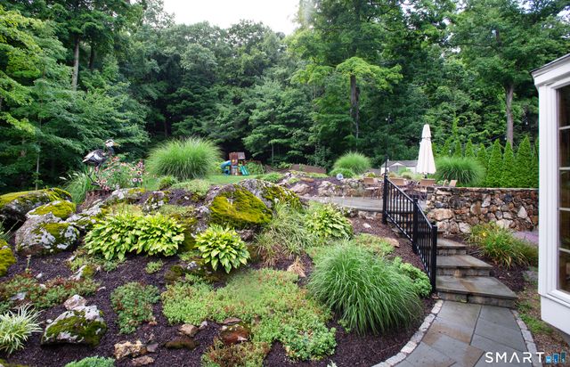 128 Knollwood Drive, Ridgefield, CT 06877