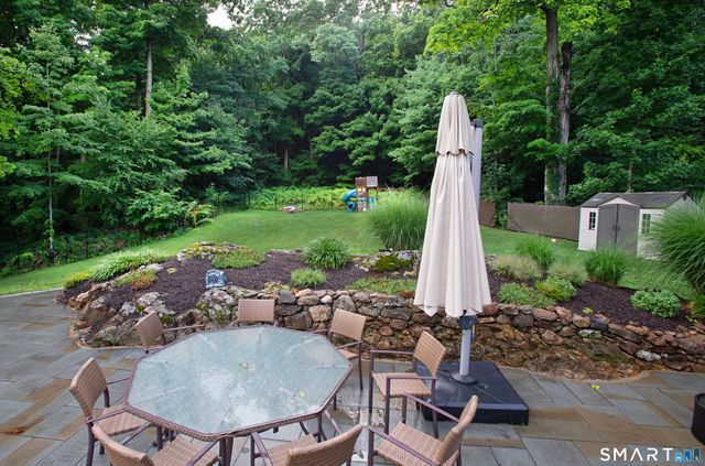 128 Knollwood Drive, Ridgefield, CT 06877