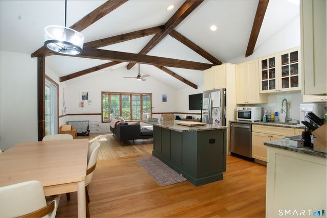 128 Knollwood Drive, Ridgefield, CT 06877