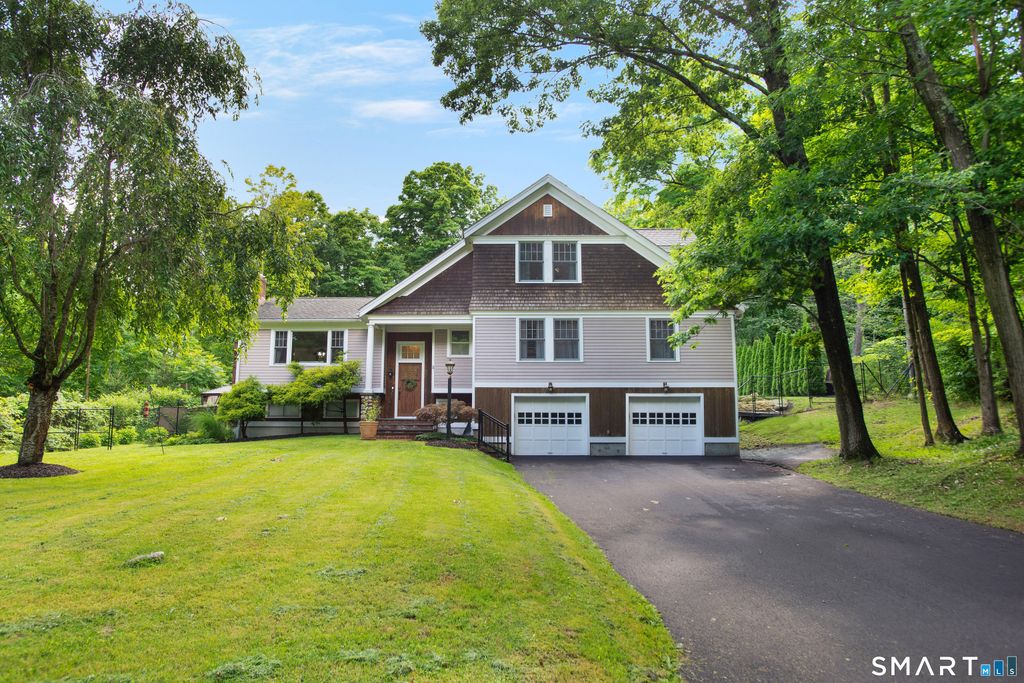 128 Knollwood Drive, Ridgefield, CT 06877