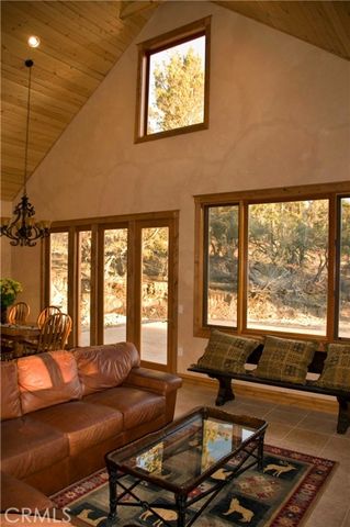 4295 Noodle, Angelus Oaks, CA 92305