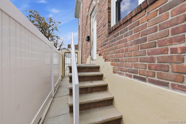 8754 110th Street, Richmond Hill, NY 11418