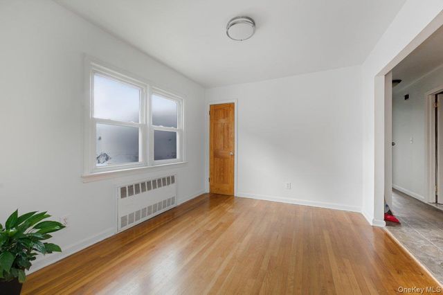 8754 110th Street, Richmond Hill, NY 11418