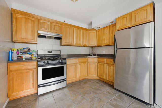 8754 110th Street, Richmond Hill, NY 11418