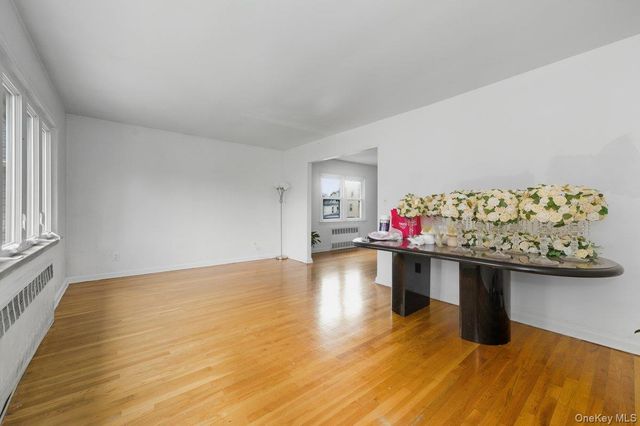 8754 110th Street, Richmond Hill, NY 11418