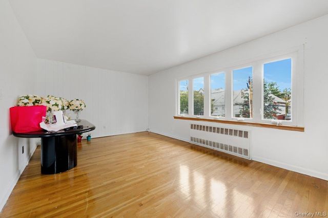 8754 110th Street, Richmond Hill, NY 11418