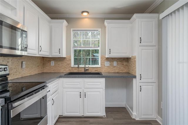 991 BAY COURT, Frostproof, FL 33843