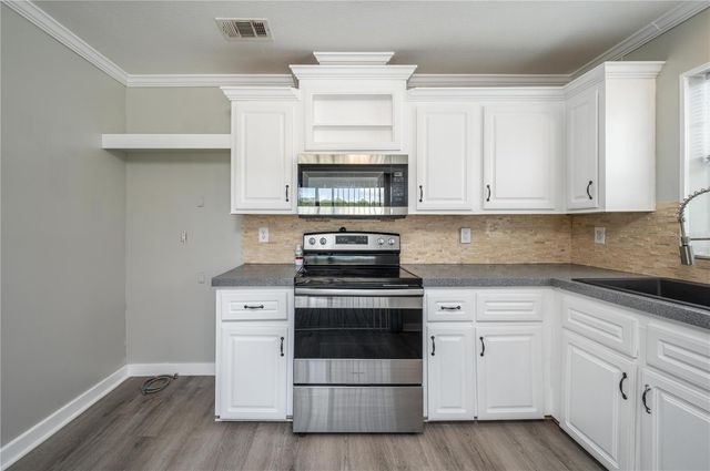 991 BAY COURT, Frostproof, FL 33843