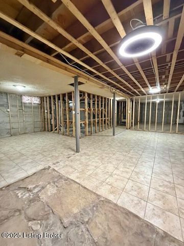 858 Shrewsbury Rd, Leitchfield, KY 42754