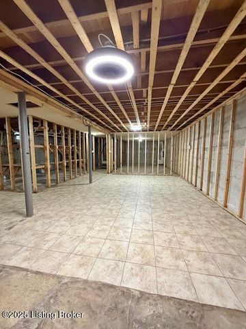 858 Shrewsbury Rd, Leitchfield, KY 42754