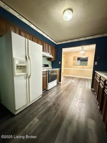 858 Shrewsbury Rd, Leitchfield, KY 42754