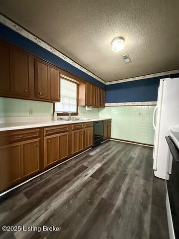 858 Shrewsbury Rd, Leitchfield, KY 42754