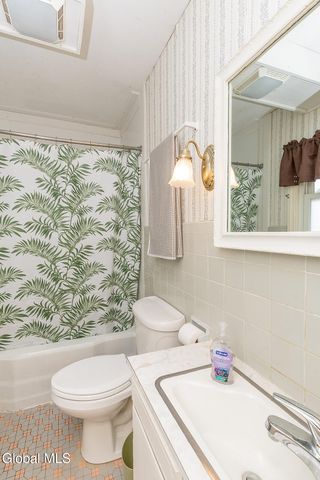 22 Westlyn Court, Guilderland, NY 12203