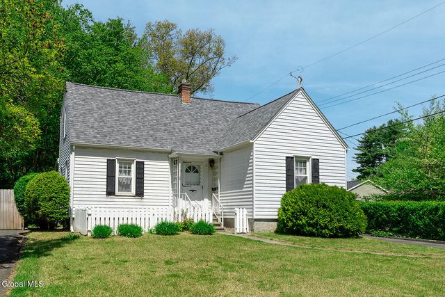 22 Westlyn Court, Guilderland, NY 12203