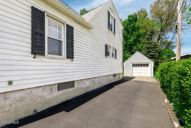 22 Westlyn Court, Guilderland, NY 12203