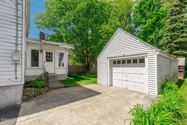 22 Westlyn Court, Guilderland, NY 12203