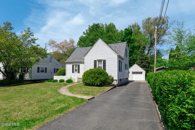 22 Westlyn Court, Guilderland, NY 12203