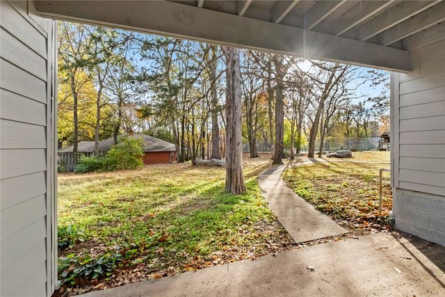 2072 N Kantz Lane, Fayetteville, AR 72703