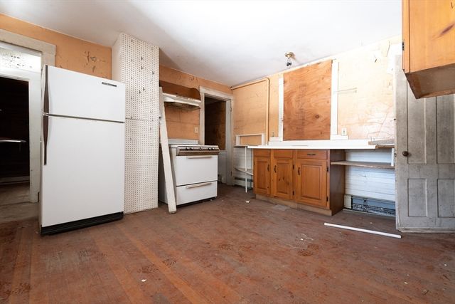 131 Wellesley Street, Weston, MA 02493