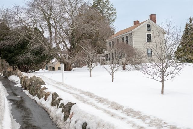 131 Wellesley Street, Weston, MA 02493