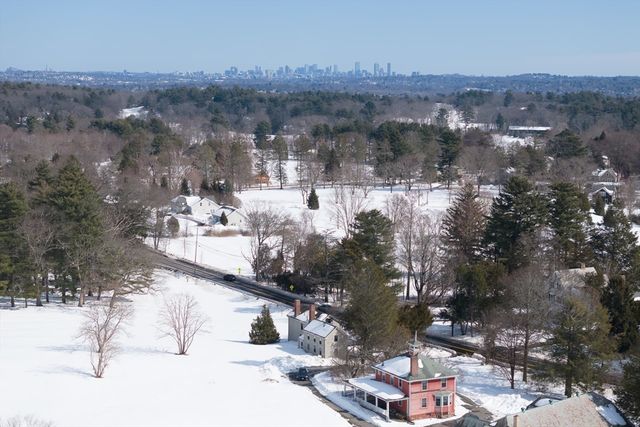 131 Wellesley Street, Weston, MA 02493