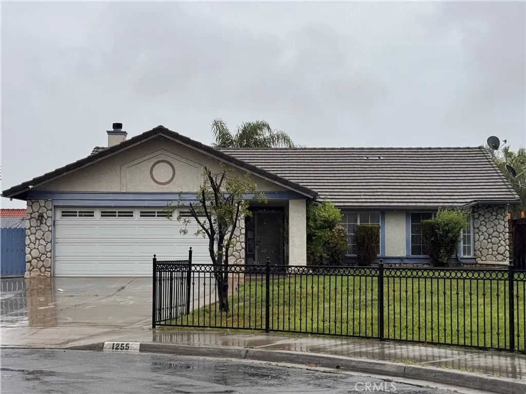 1255 Comiskey Court, Perris, CA 92571