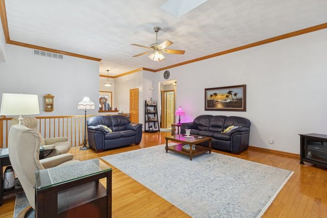 638 Merrion Road, Roscoe, IL 61073