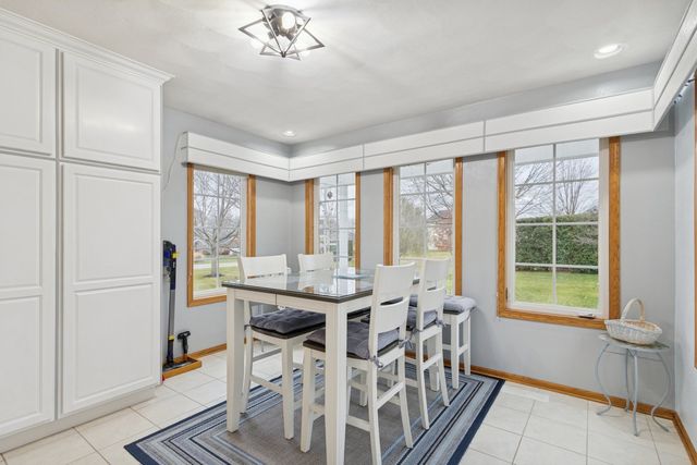 638 Merrion Road, Roscoe, IL 61073