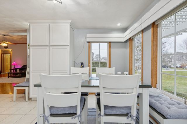 638 Merrion Road, Roscoe, IL 61073