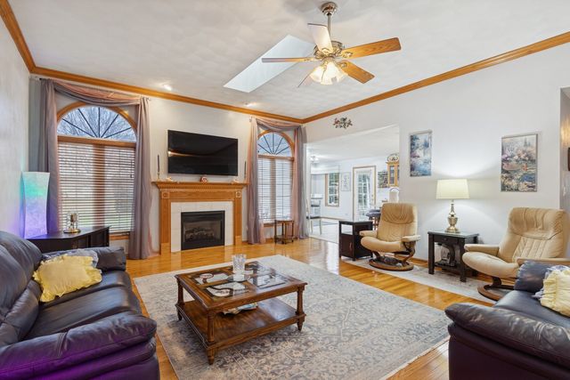 638 Merrion Road, Roscoe, IL 61073