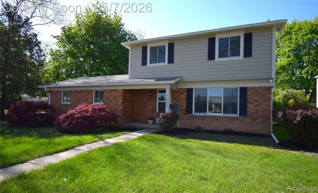 1309 W Elmwood Avenue, Clawson, MI 48017