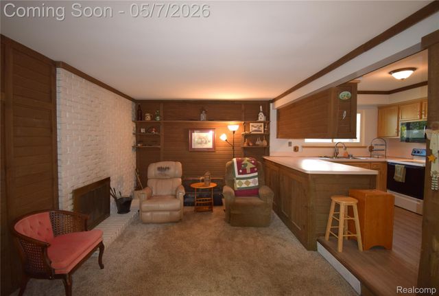 1309 W Elmwood Avenue, Clawson, MI 48017