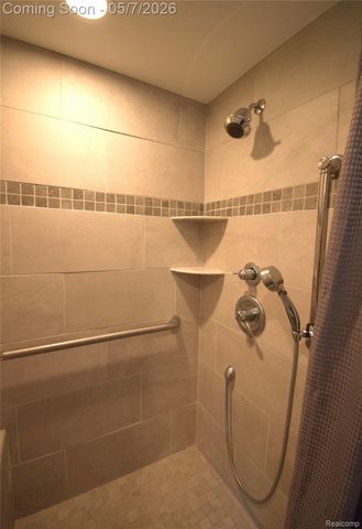 1309 W Elmwood Avenue, Clawson, MI 48017