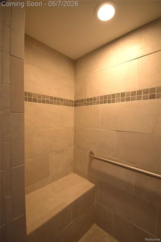 1309 W Elmwood Avenue, Clawson, MI 48017