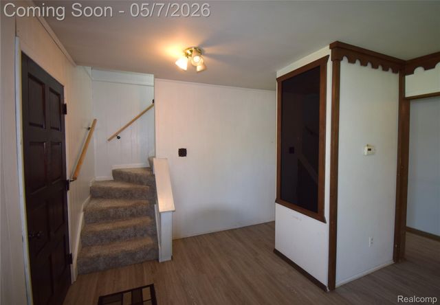 1309 W Elmwood Avenue, Clawson, MI 48017