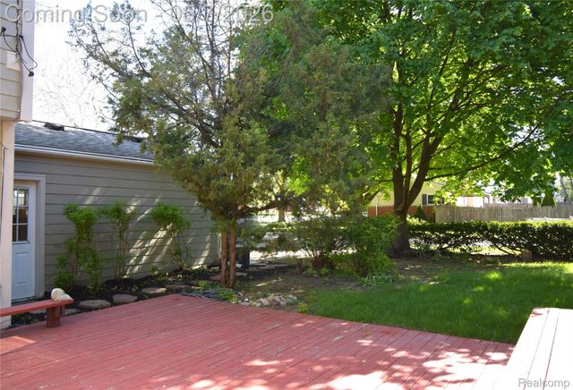 1309 W Elmwood Avenue, Clawson, MI 48017