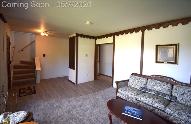 1309 W Elmwood Avenue, Clawson, MI 48017