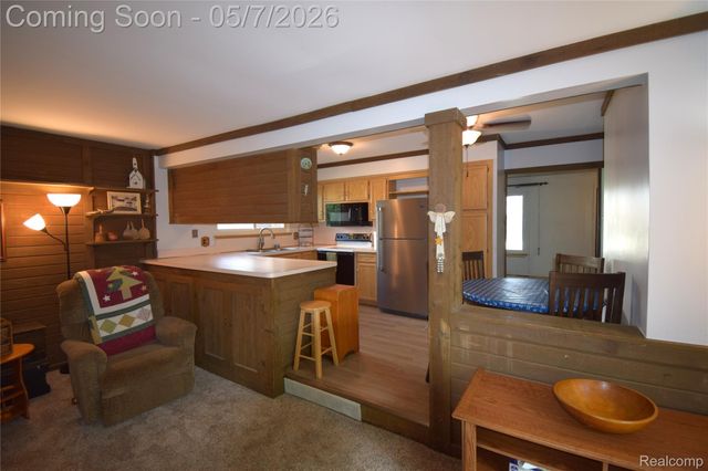 1309 W Elmwood Avenue, Clawson, MI 48017