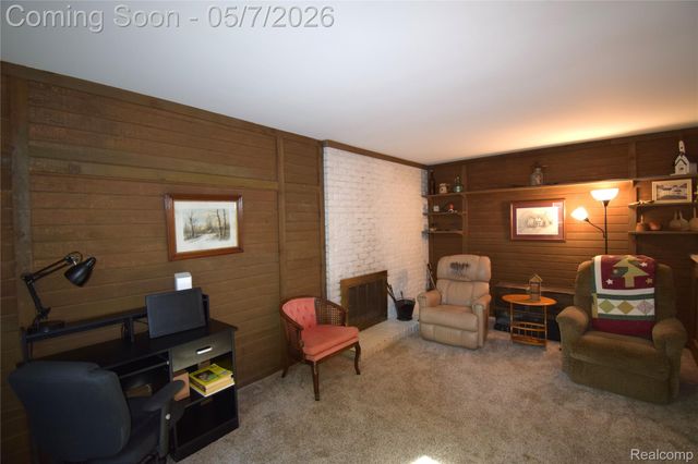 1309 W Elmwood Avenue, Clawson, MI 48017