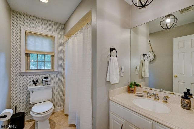102 Tomahawk Trl, Sparta Twp., NJ 07871