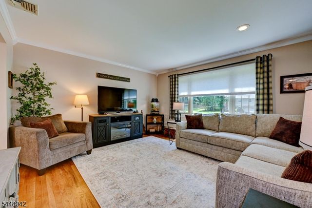 102 Tomahawk Trl, Sparta Twp., NJ 07871