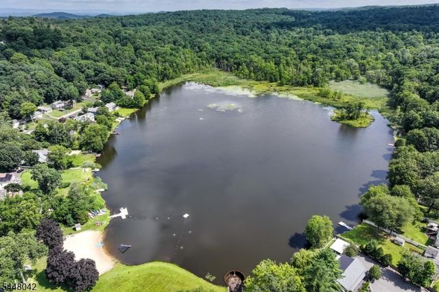 102 Tomahawk Trl, Sparta Twp., NJ 07871