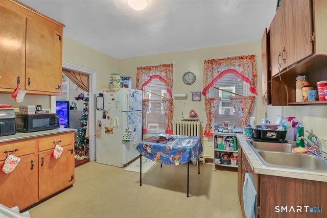 23 Summer Street, Waterbury, CT 06704