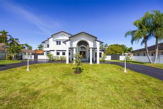 3352 SW 110th Avenue, Miami, FL 33165