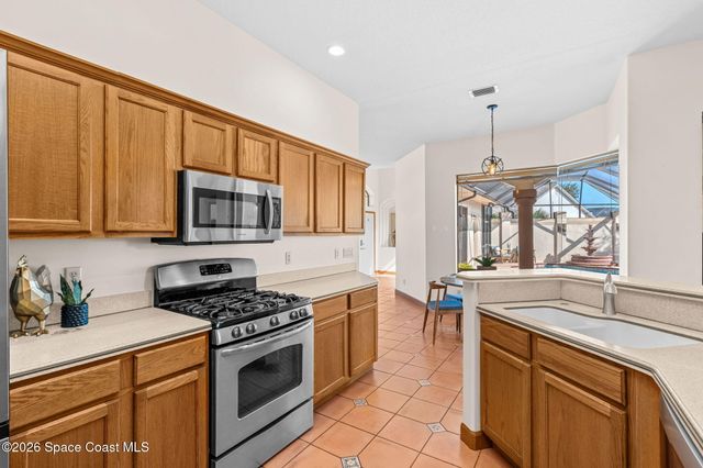 510 Lake Victoria Circle, Melbourne, FL 32940