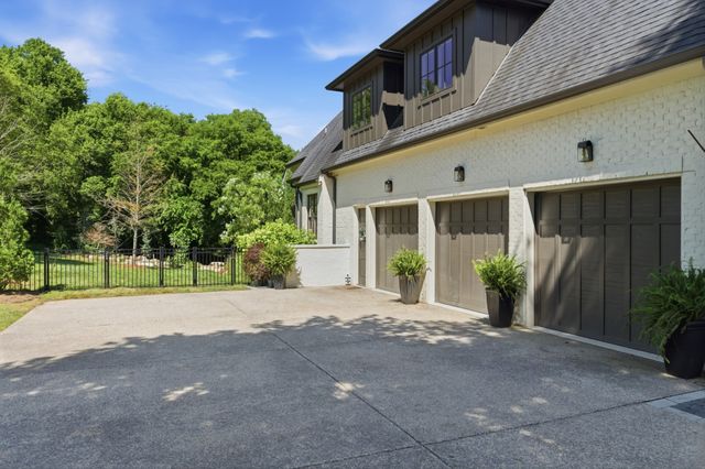 2108 Timberwood Pl, Nashville, TN 37215