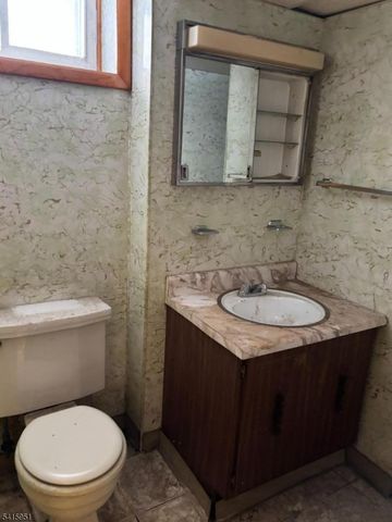 384 Madeline Ave, Garfield City, NJ 07026